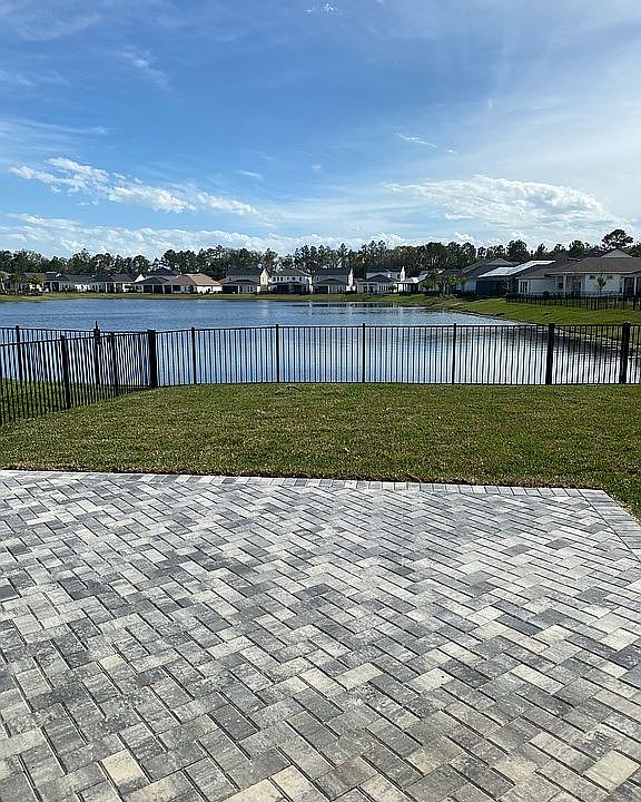 2nd image of 219 Parkbluff Cir