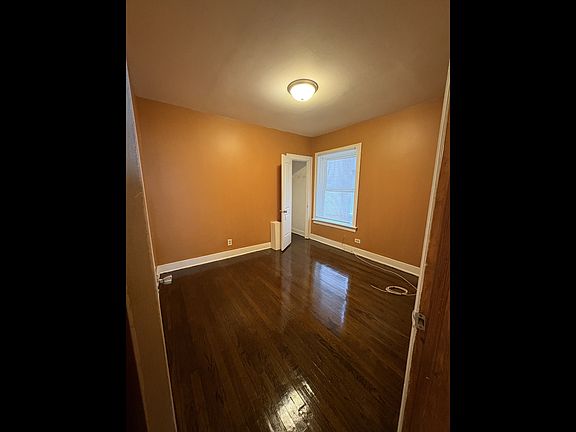 5th image of 7541 S Essex Ave #1