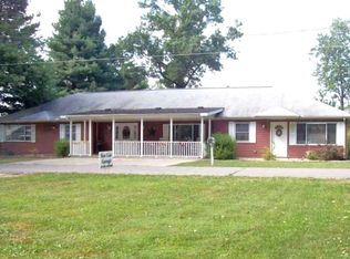 1434 W Marshall Ave, Linton, IN 47441