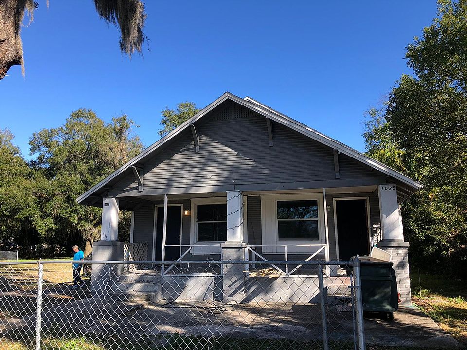 1st image of 1125 N Neville Ave