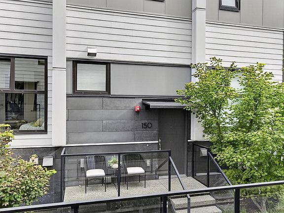 4th image of 150 Woodstock Ave W