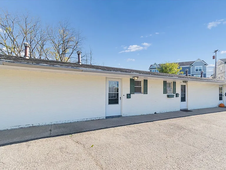 660 & 672 Flint Rd — Photo 12