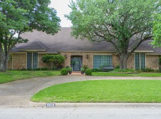 6016 Cholla Dr, Fort Worth, TX 76112