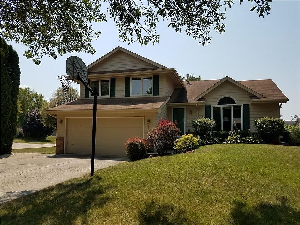 1st image of 114 NW Westwood Ct