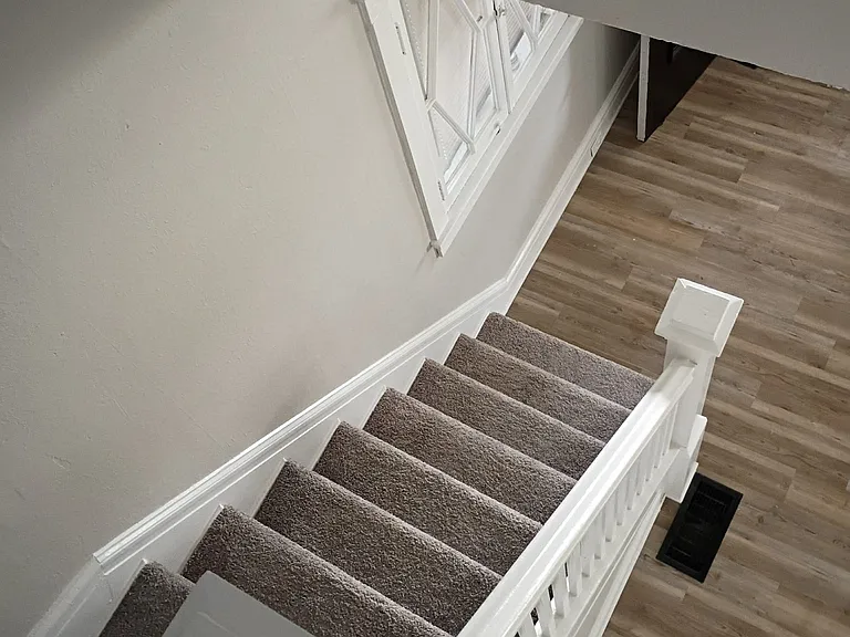 2465 Lawton Ave — Photo 9