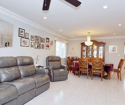 4th image of 501 Eltingville Blvd