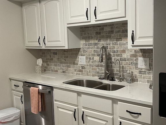 4th image of 1111 E Jefferson St APT 10