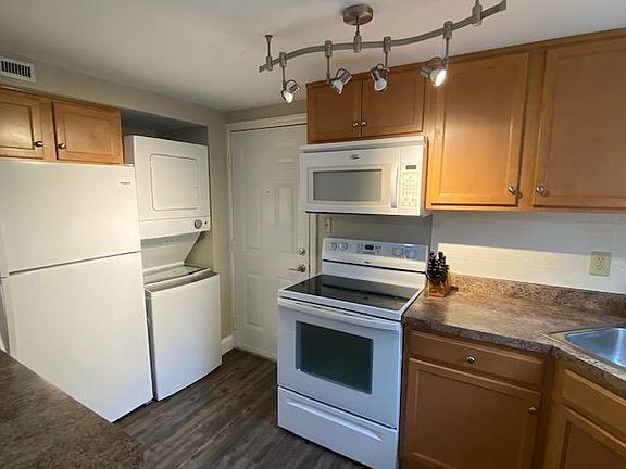4th image of 1531 N Plum St #1531E