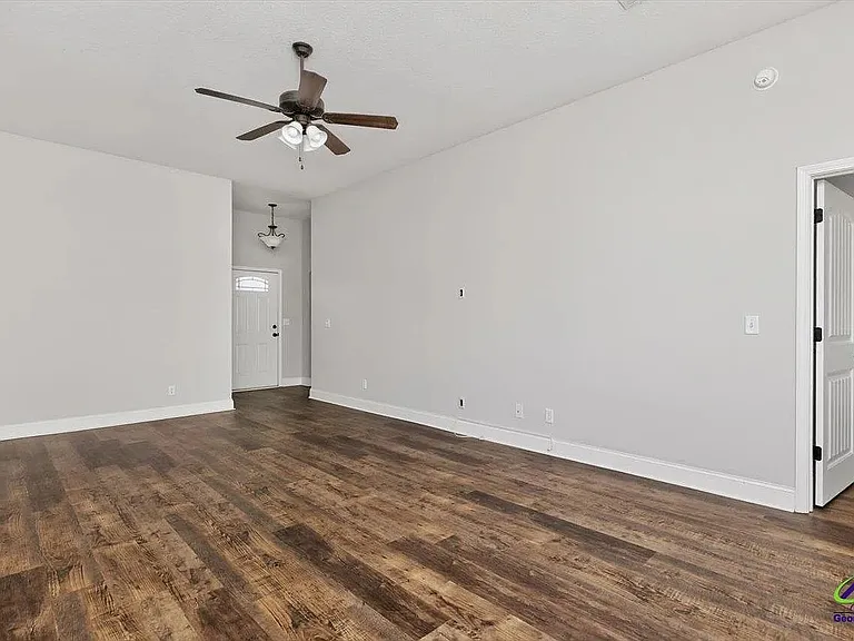 100 Tudor Pl — Photo 11