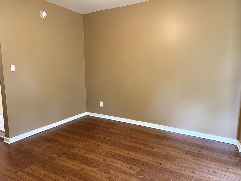 8833 S Exchange Ave — Photo 12