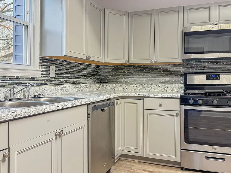 2728 E Virginia Beach Blvd — Photo 9