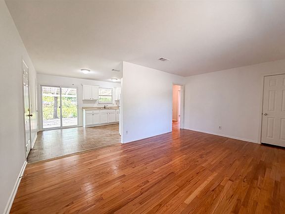3rd image of 2609 Brockbank Dr