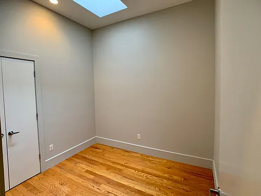 Rented by City Vista Inc | media 8