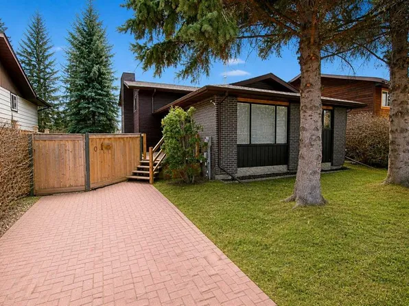 107 N Greig Dr, Red Deer, AB T4P 2N4