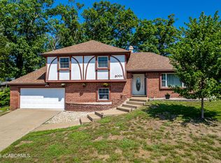 5004 Woodhaven Dr, Jefferson City, MO 65109
