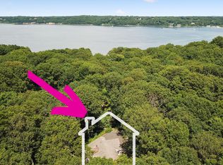 37 Laurel Cove Rd, Oyster Bay, NY 11771
