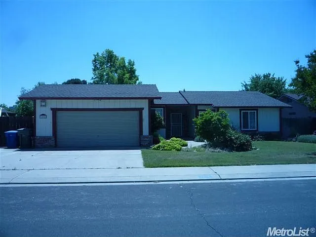 2208 Lavon Ln photo 1