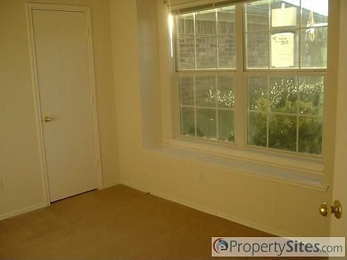4th image of 7301 Fossil Hill Dr