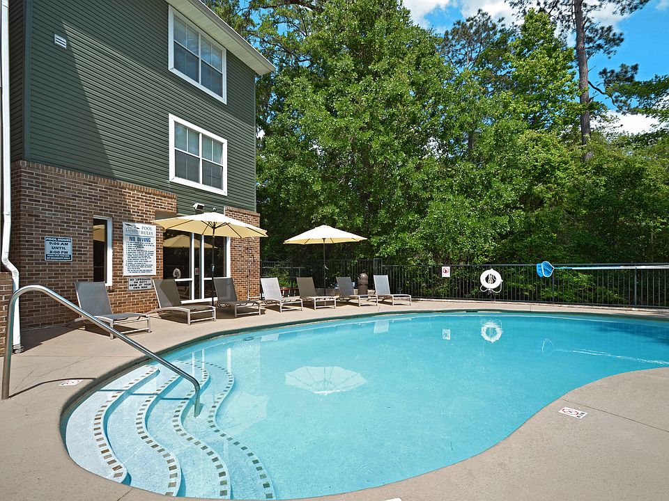 1st image of 475 Appleyard Dr