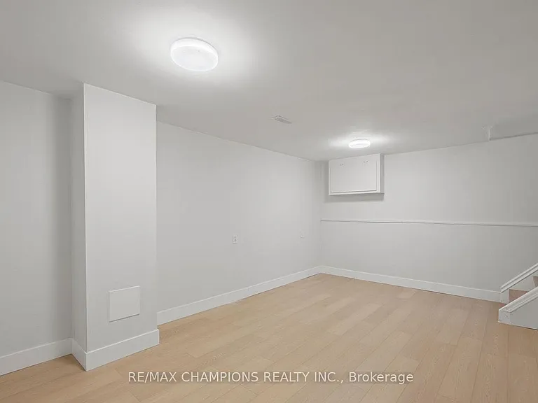 1763 Aldersbrook Rd — Photo 3