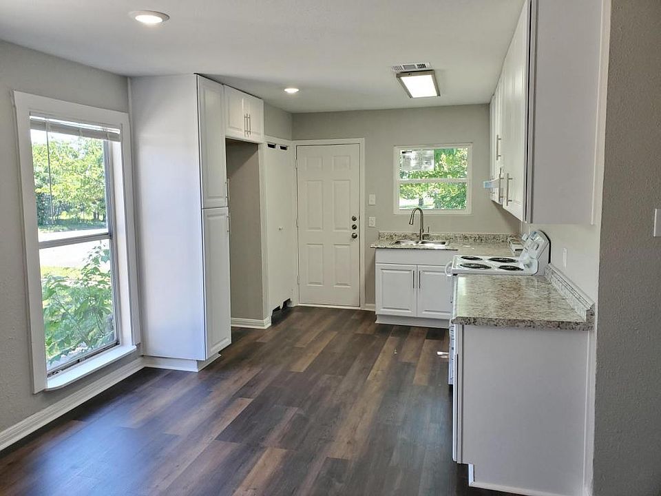 1st image of 602 Sutton Dr #B