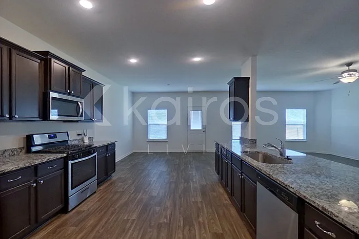 906 Shady Brk — Photo 5