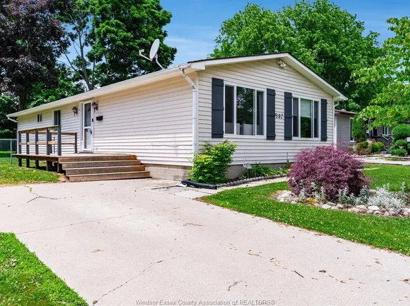 302 Summerset Ave, Kingsville, ON N9Y 2B9