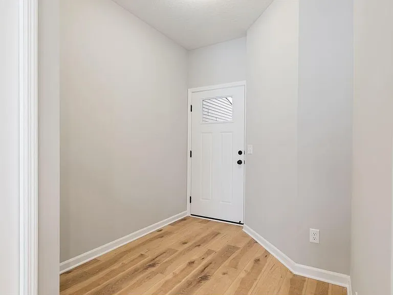 13640 Busch Ln — Photo 18
