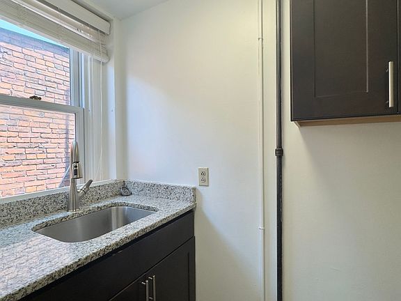 4th image of 1114 Saint Paul St APT 3A