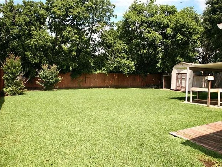 864 Western Trl — Photo 9