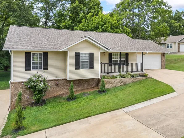 808 Parkview Dr, Harrison, AR 72601