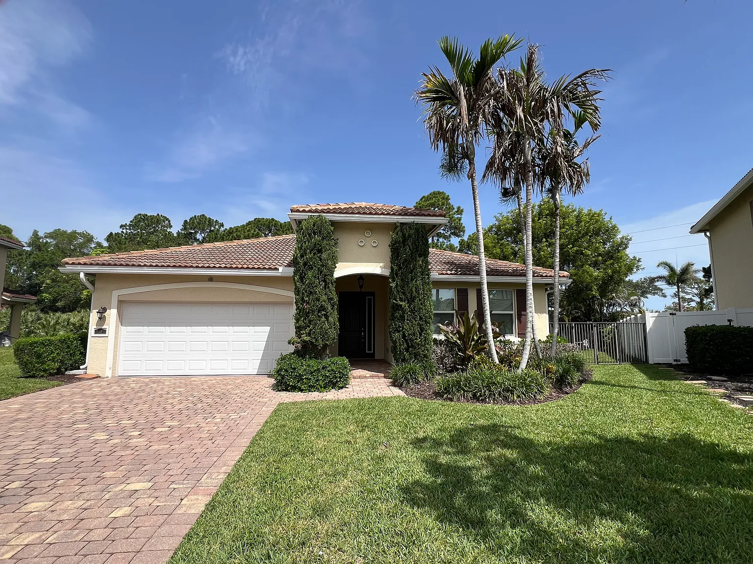 3 bed, 1814 sqft, $2,900 — Photo 1