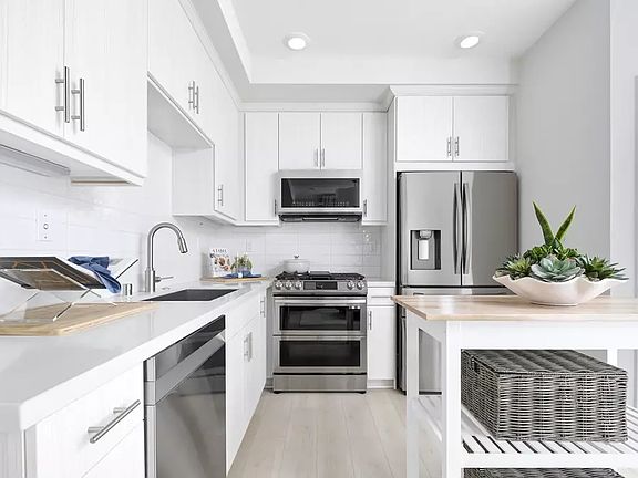 Flats Towns at Covina Bowl Plan 1 Kitchen