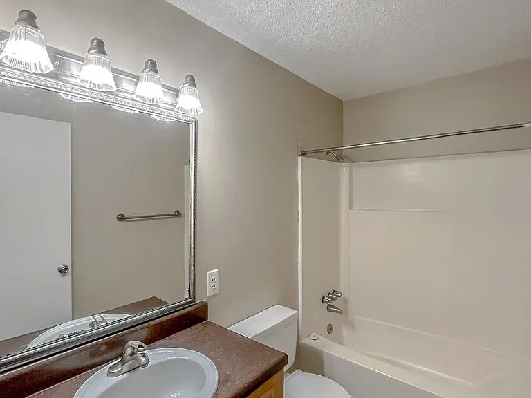 Brynn Marr Village — Photo 10