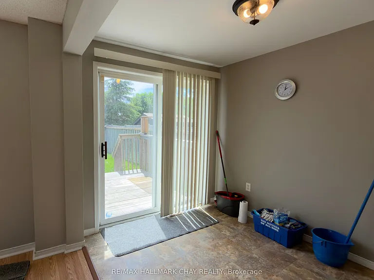 207 Tunbridge Rd — Photo 6