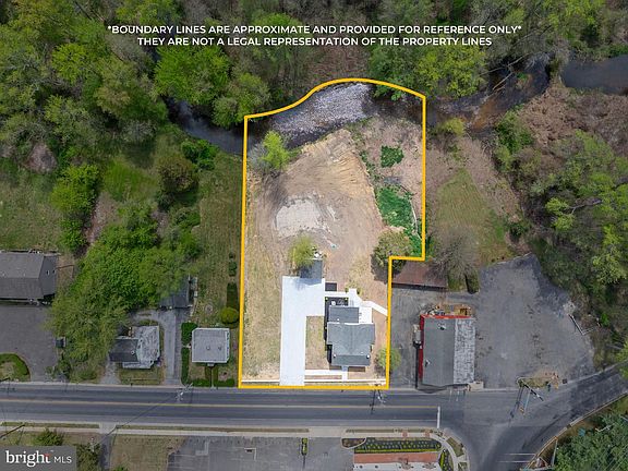 3rd image of 1133 Almond Rd