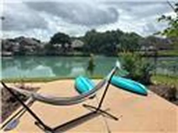 402 Bay Bridge Dr, Sugar Land, TX 77478