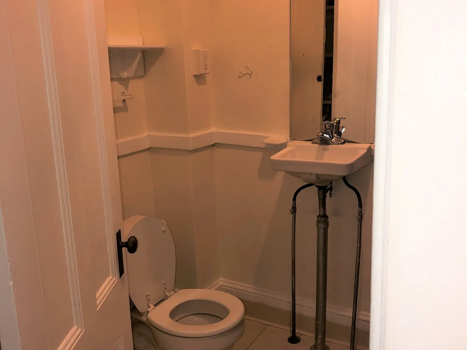 1 bed, 1.0 bath, $2,000 — Photo 3