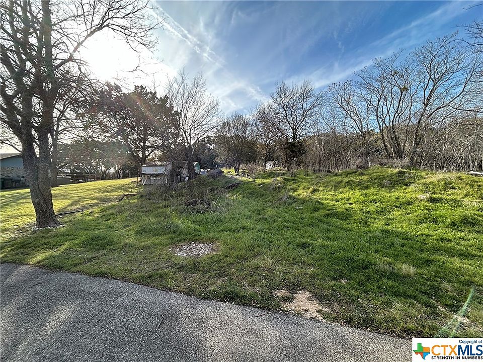 2nd image of 5 Cottontail Dr