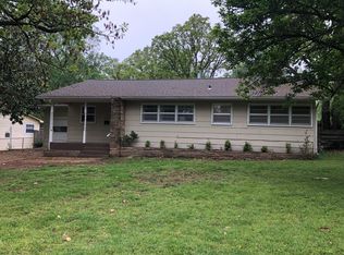 1304 Fairmont Dr, Neosho, MO 64850