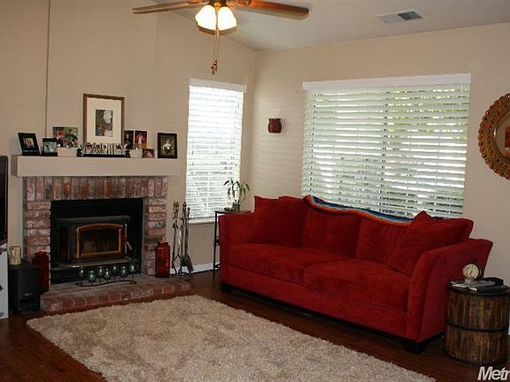 4th image of 803 Prairie Dunes Dr
