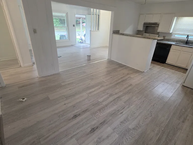 1805 Curry St — Photo 12