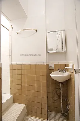 Rented by City Heights Realty | media 17