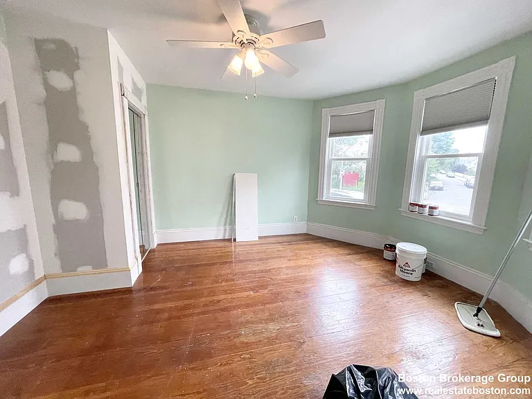 Roseclair St — Photo 9