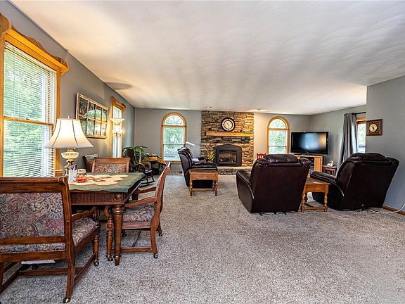 3rd image of 205 Lakeland Dr