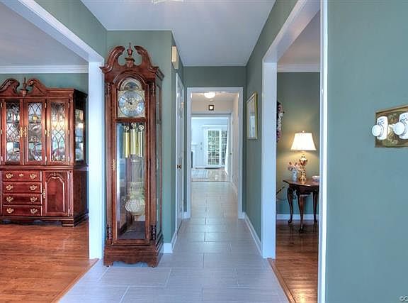 4th image of 4716 Rollingwood Ln