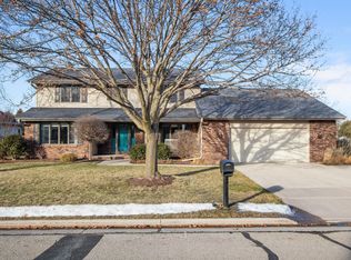 804 Heather Ln, Neenah, WI 54956