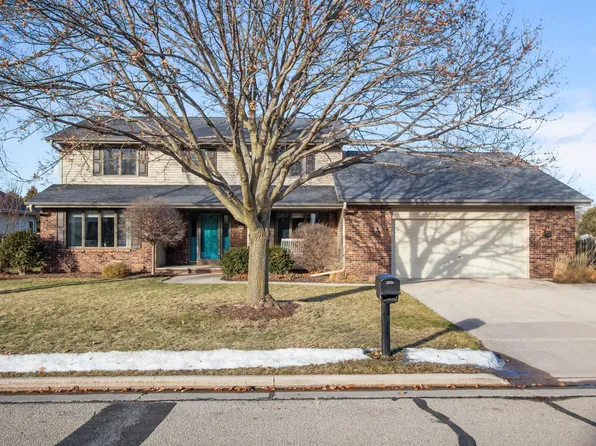 804 Heather Ln, Neenah, WI 54956