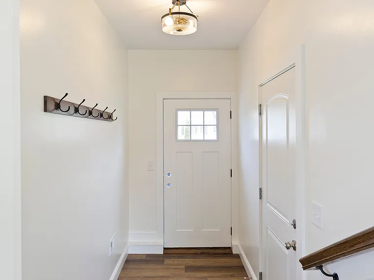 116 Winchester Dr — Photo 4