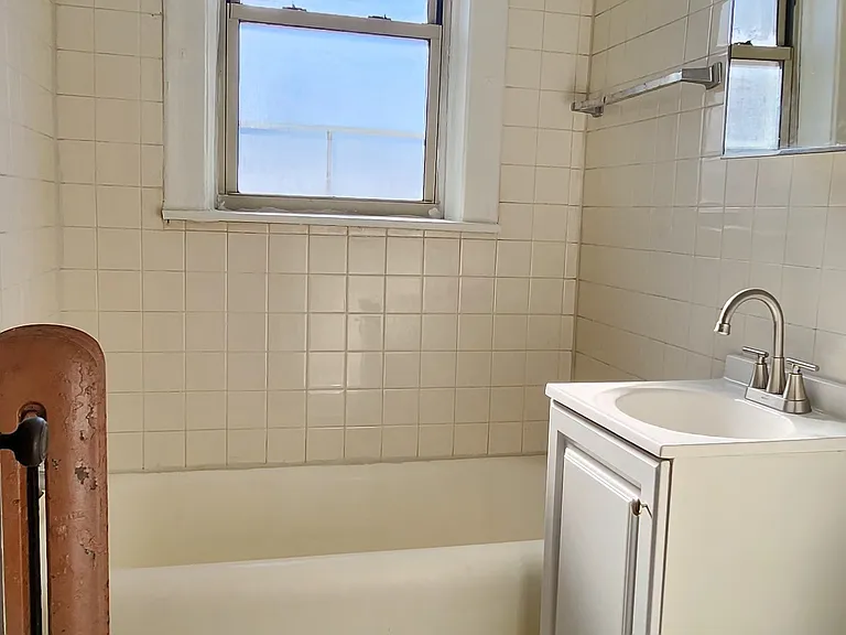 7726 S Jeffery Blvd #3W — Photo 14